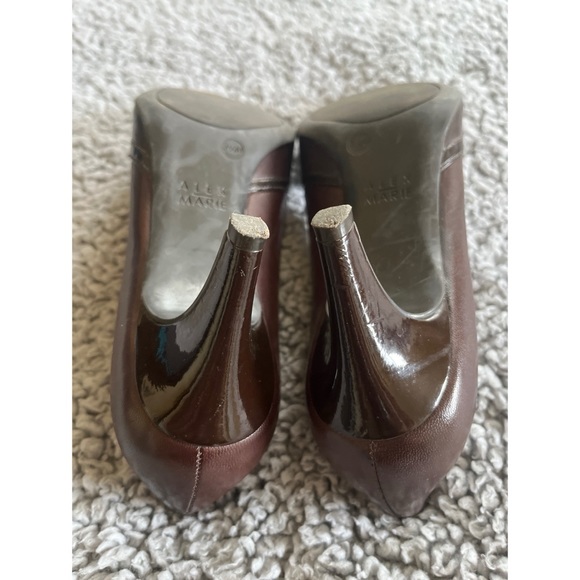 Alex Marie 7.5 Brown Leather Peep Toe Heels. - Picture 8 of 8
